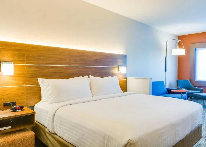 Holiday Inn Express & Suites Russellville By Ihg