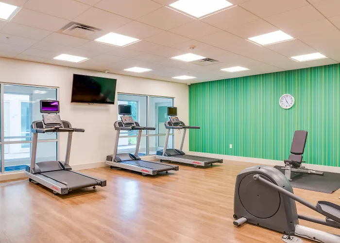 Holiday Inn Express & Suites Russellville By Ihg