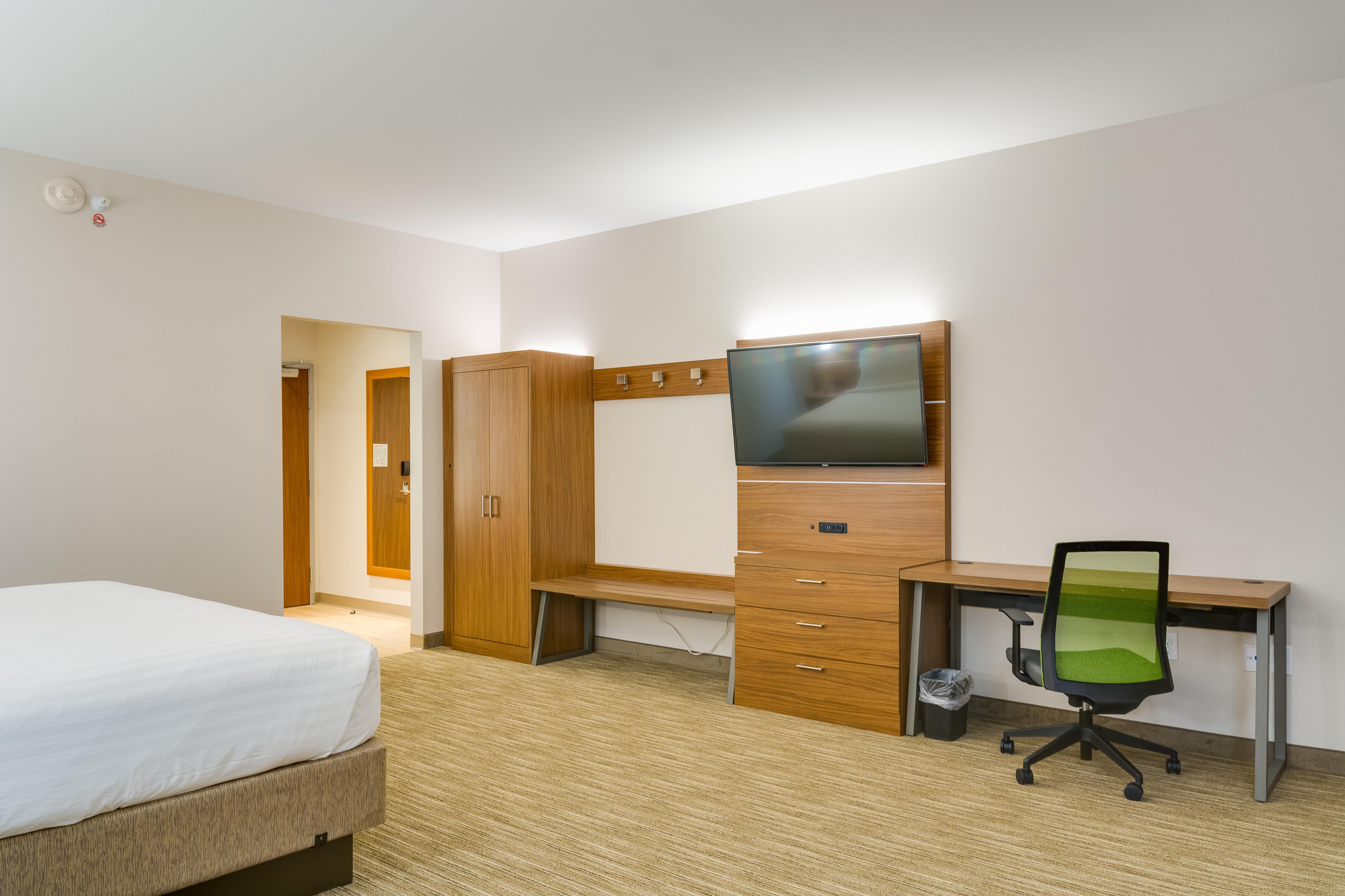 Express & By Ihg Hotel 2*