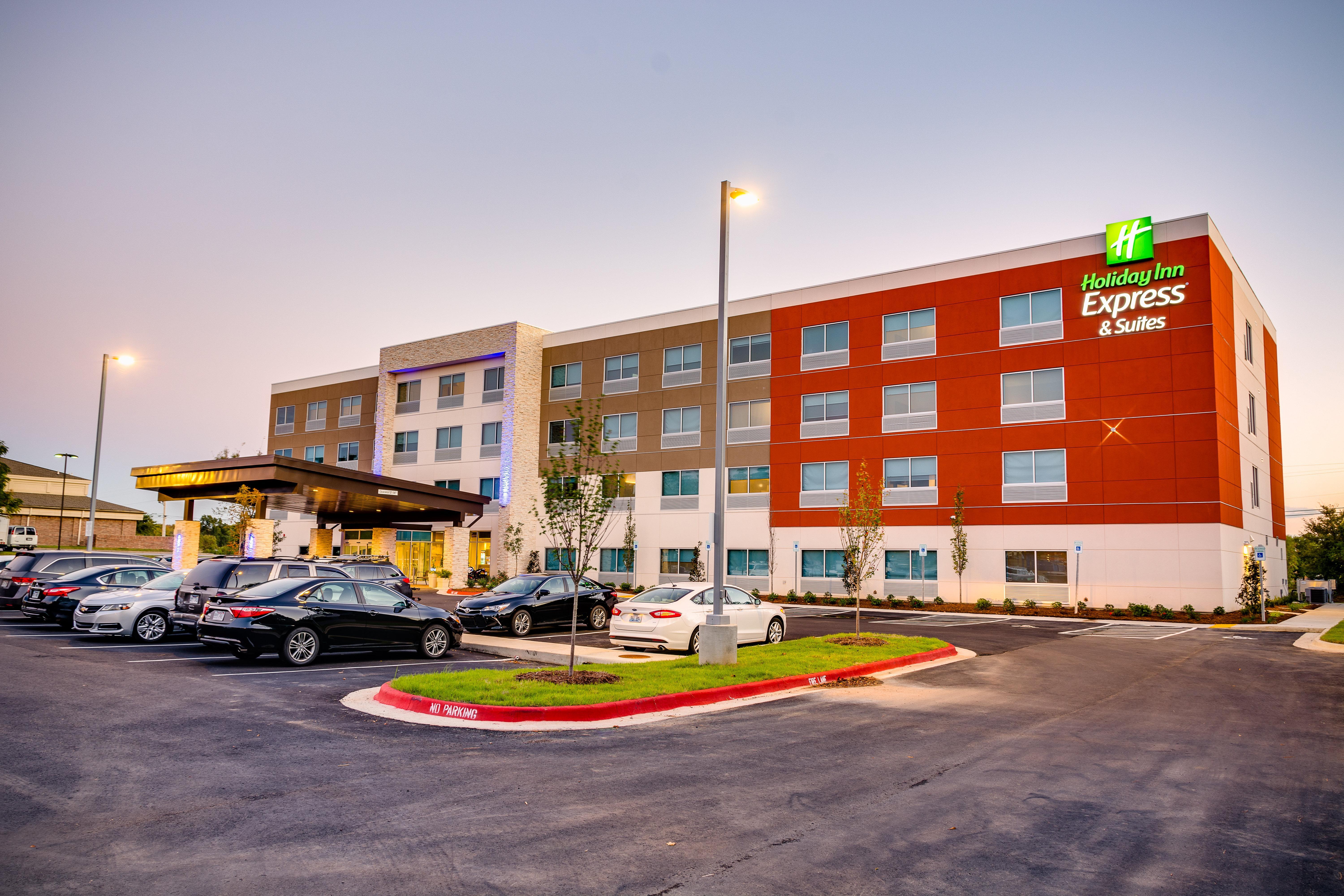 Express & By Ihg 2* Russellville